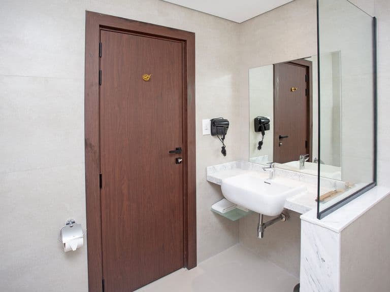 An en-suite bathroom