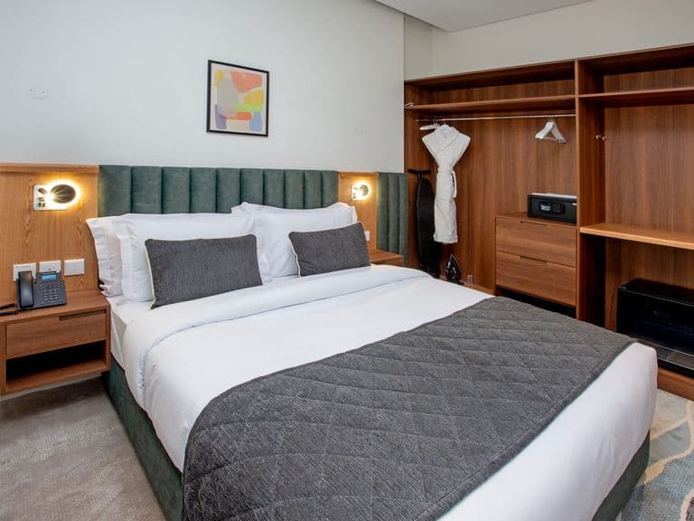 A king room with wardrobe