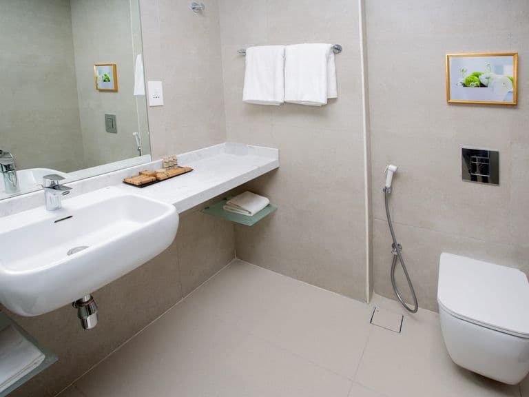 An en-suite bathroom